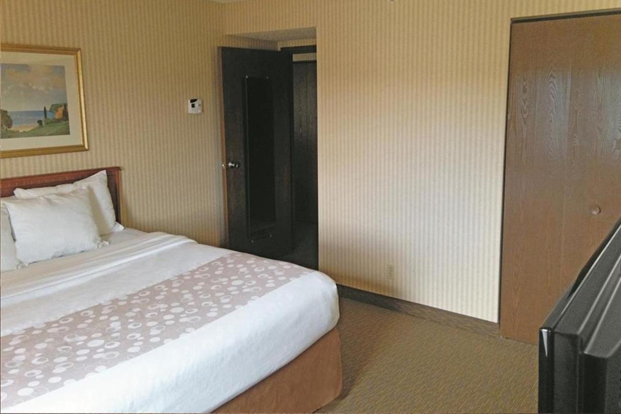 La Quinta Inn By Wyndham Detroit Σάουθγκεϊτ Εξωτερικό φωτογραφία