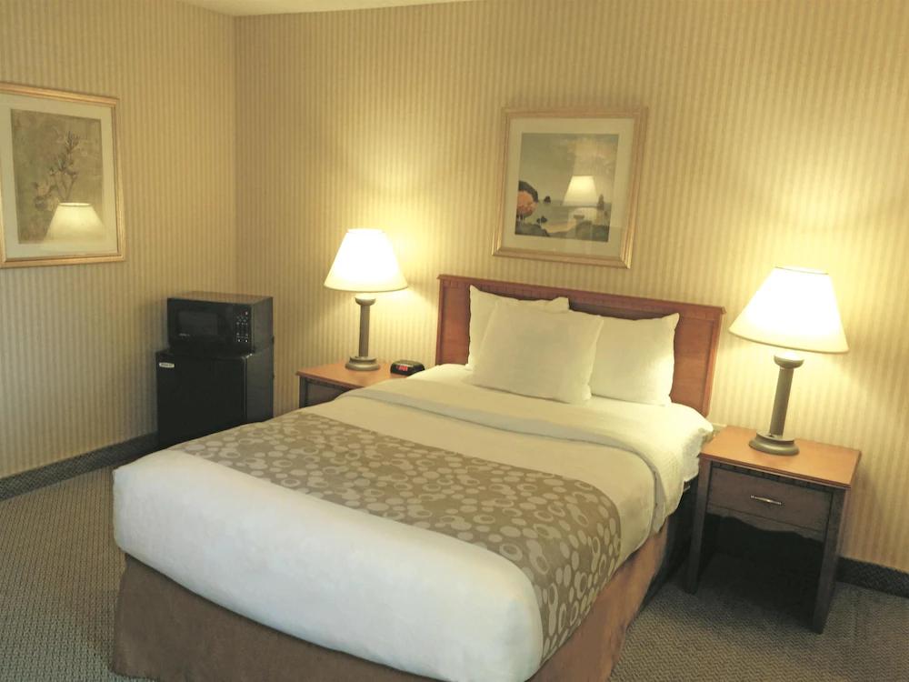 La Quinta Inn By Wyndham Detroit Σάουθγκεϊτ Εξωτερικό φωτογραφία