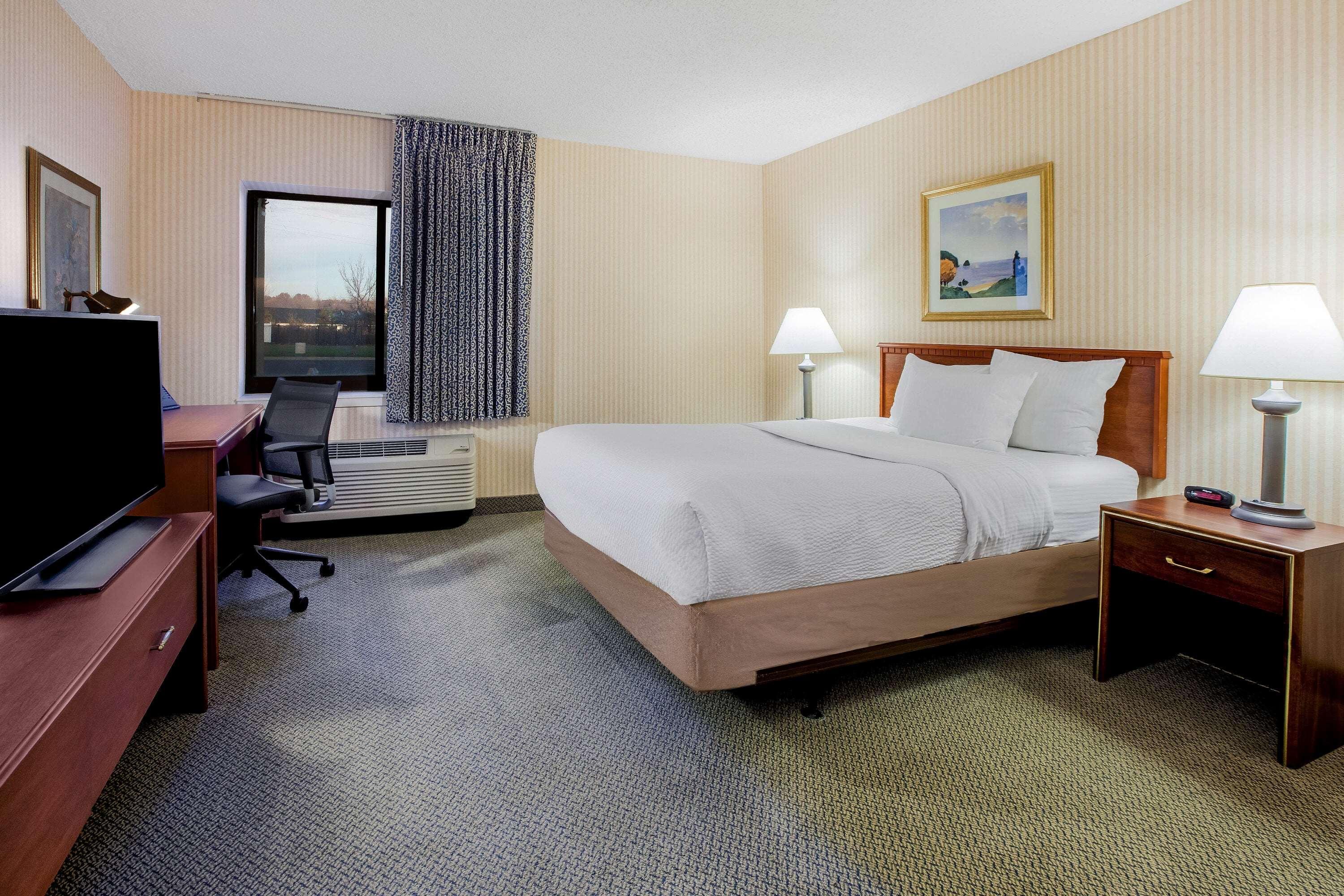 La Quinta Inn By Wyndham Detroit Σάουθγκεϊτ Εξωτερικό φωτογραφία