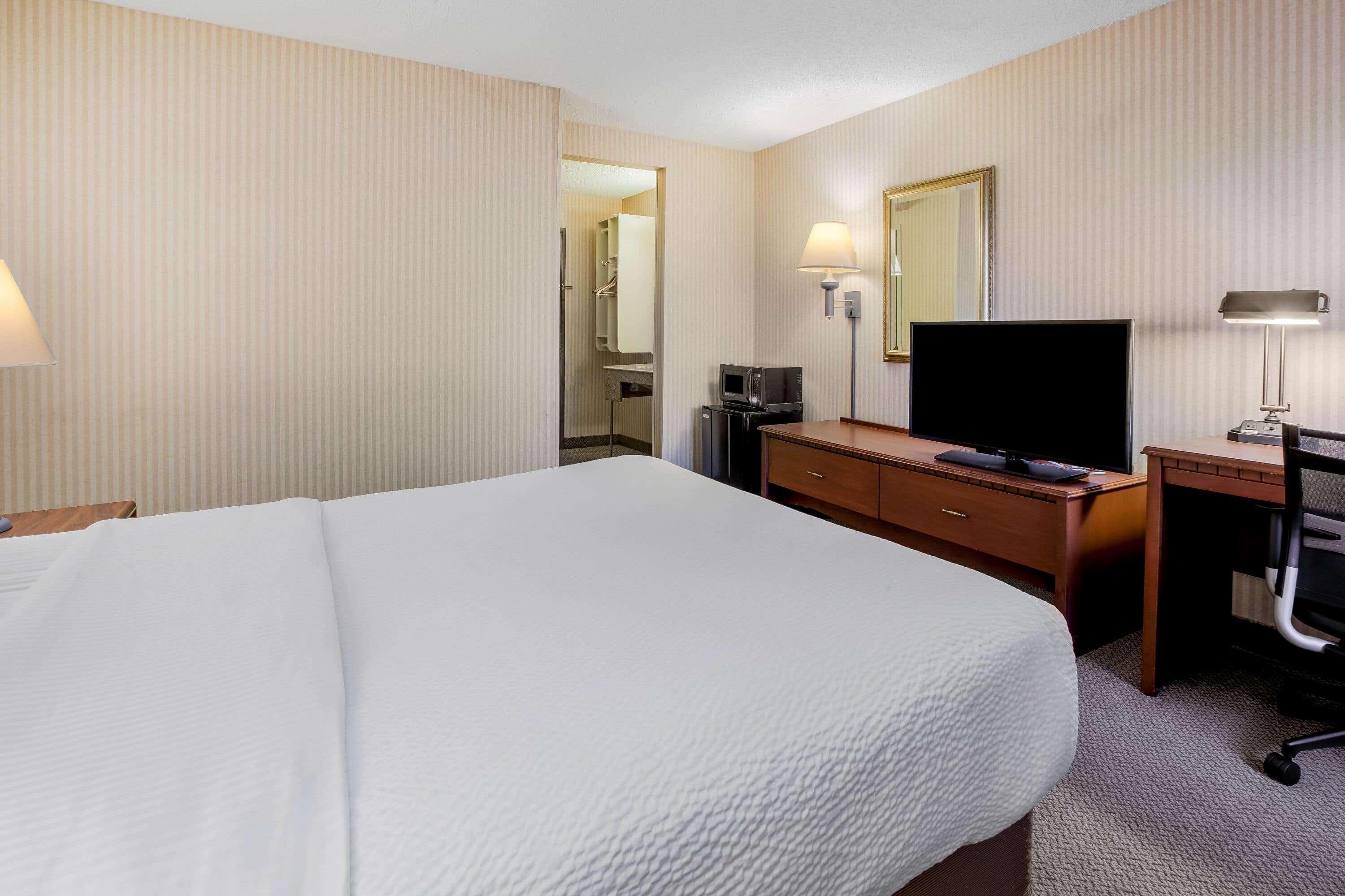 La Quinta Inn By Wyndham Detroit Σάουθγκεϊτ Εξωτερικό φωτογραφία