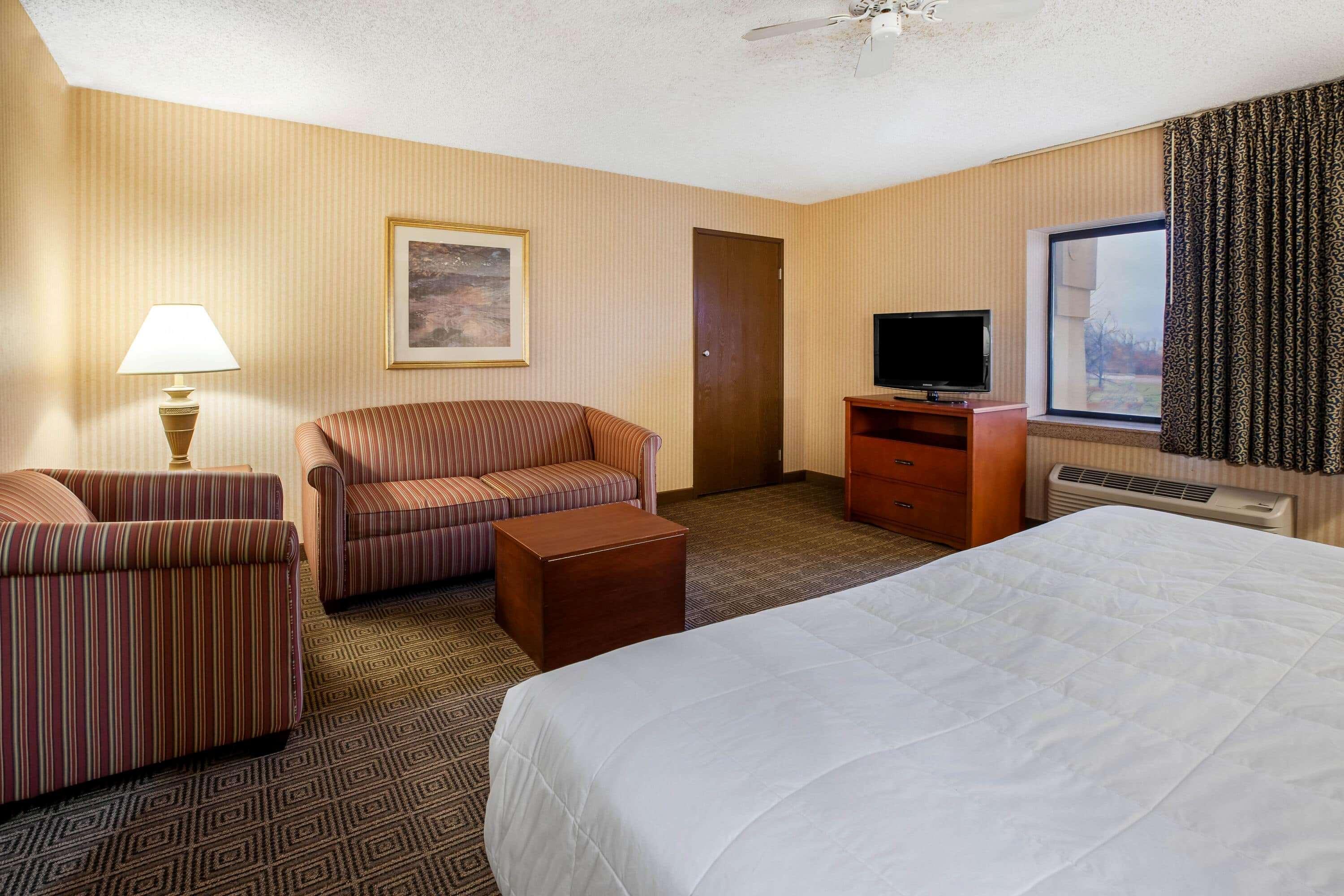 La Quinta Inn By Wyndham Detroit Σάουθγκεϊτ Εξωτερικό φωτογραφία
