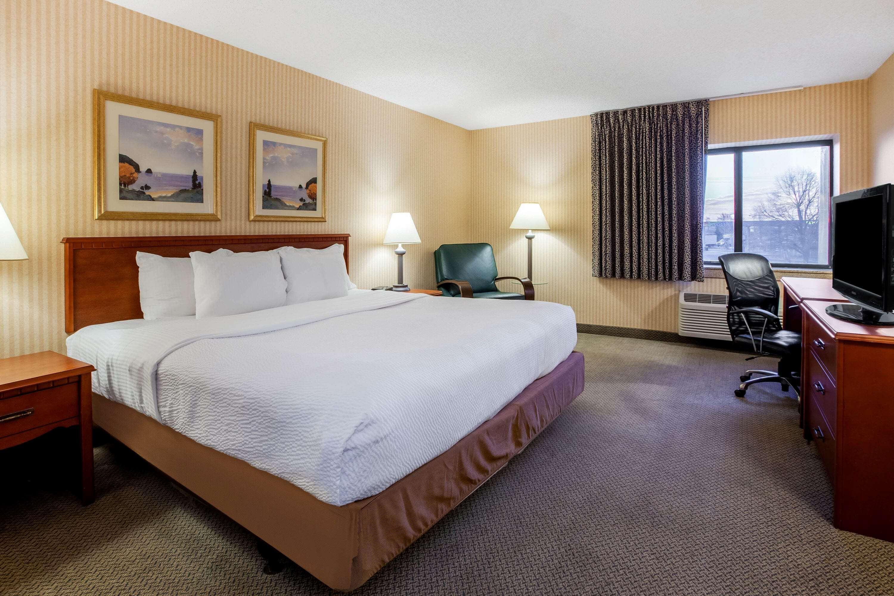 La Quinta Inn By Wyndham Detroit Σάουθγκεϊτ Εξωτερικό φωτογραφία
