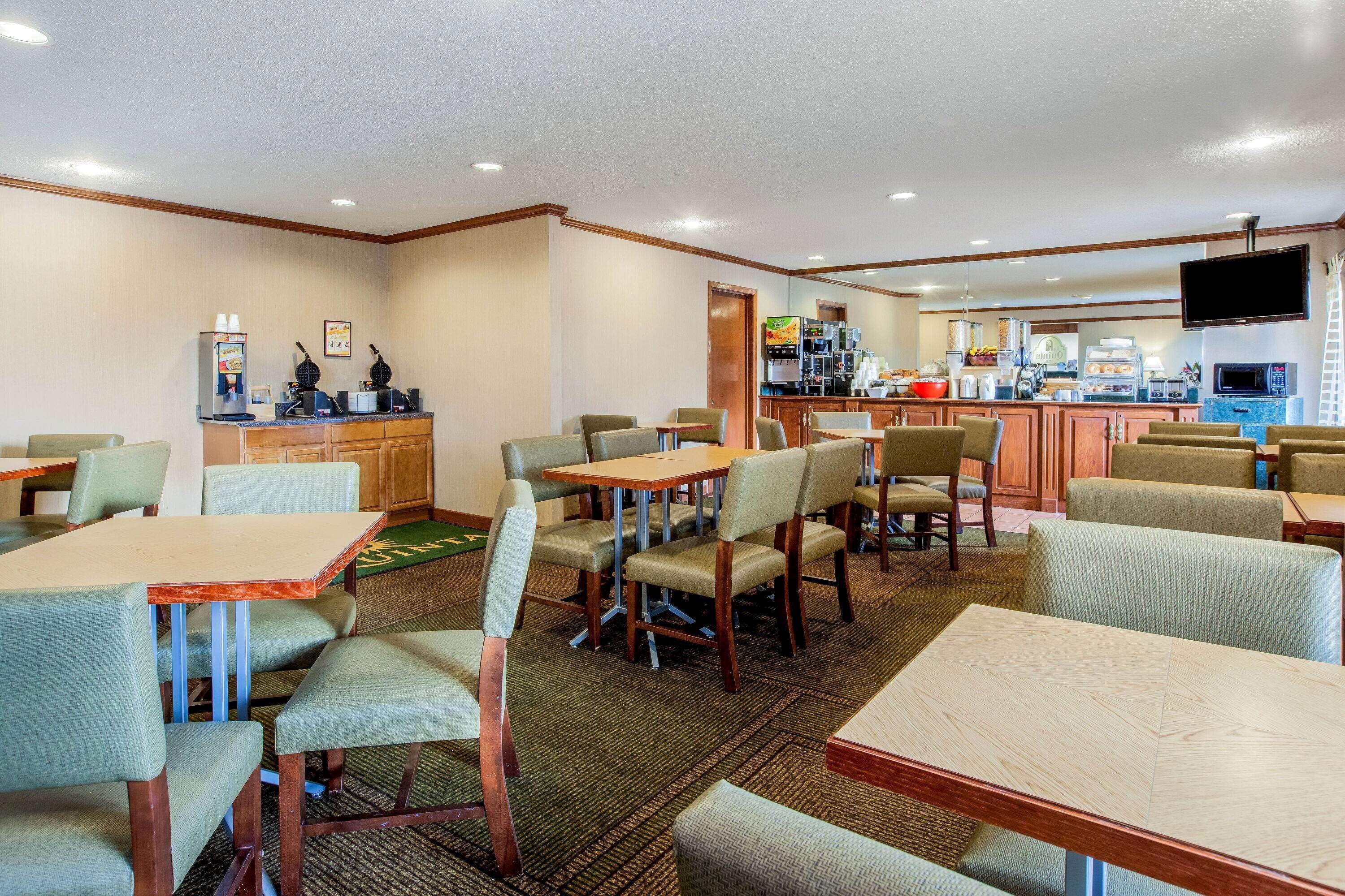 La Quinta Inn By Wyndham Detroit Σάουθγκεϊτ Εξωτερικό φωτογραφία