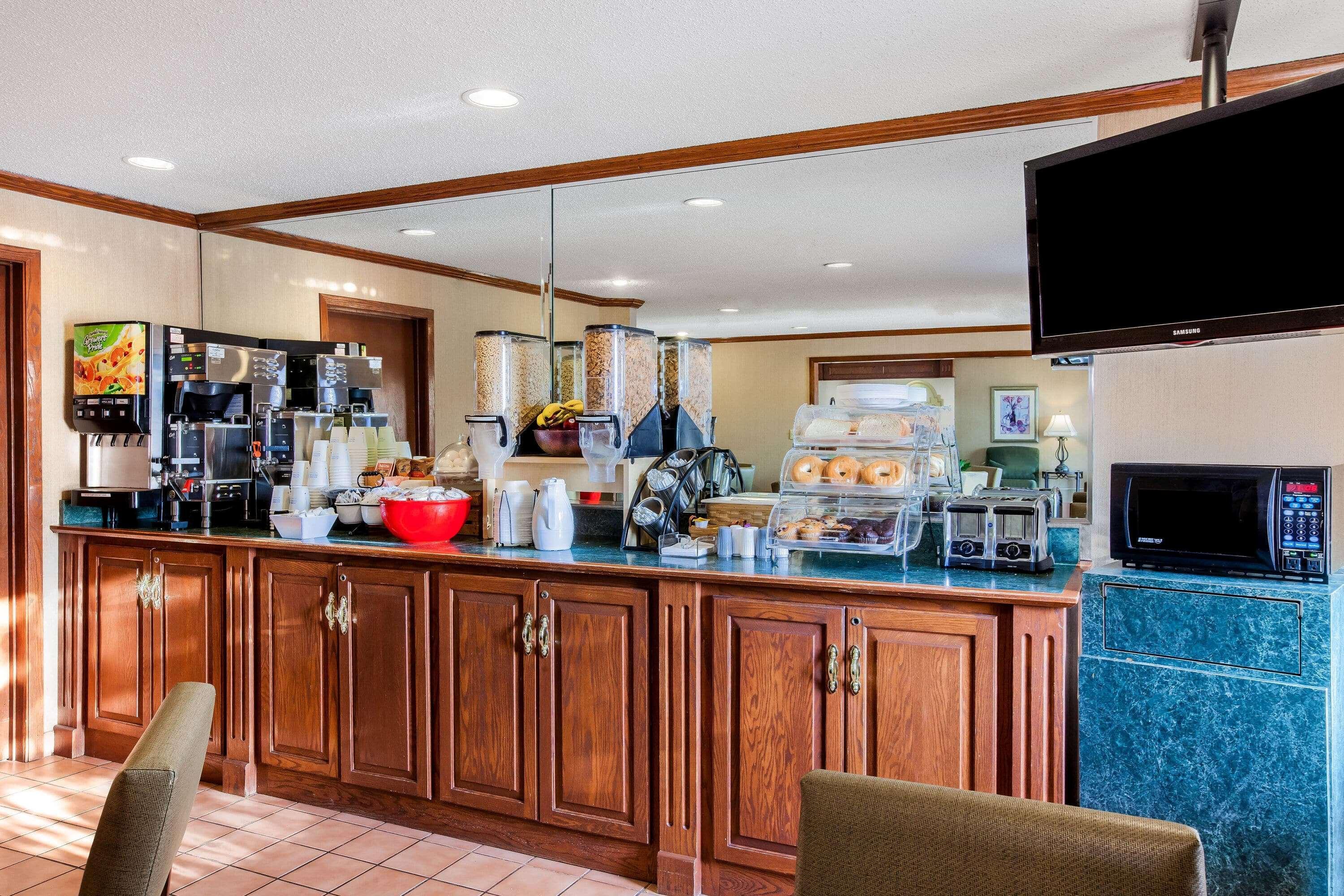La Quinta Inn By Wyndham Detroit Σάουθγκεϊτ Εξωτερικό φωτογραφία