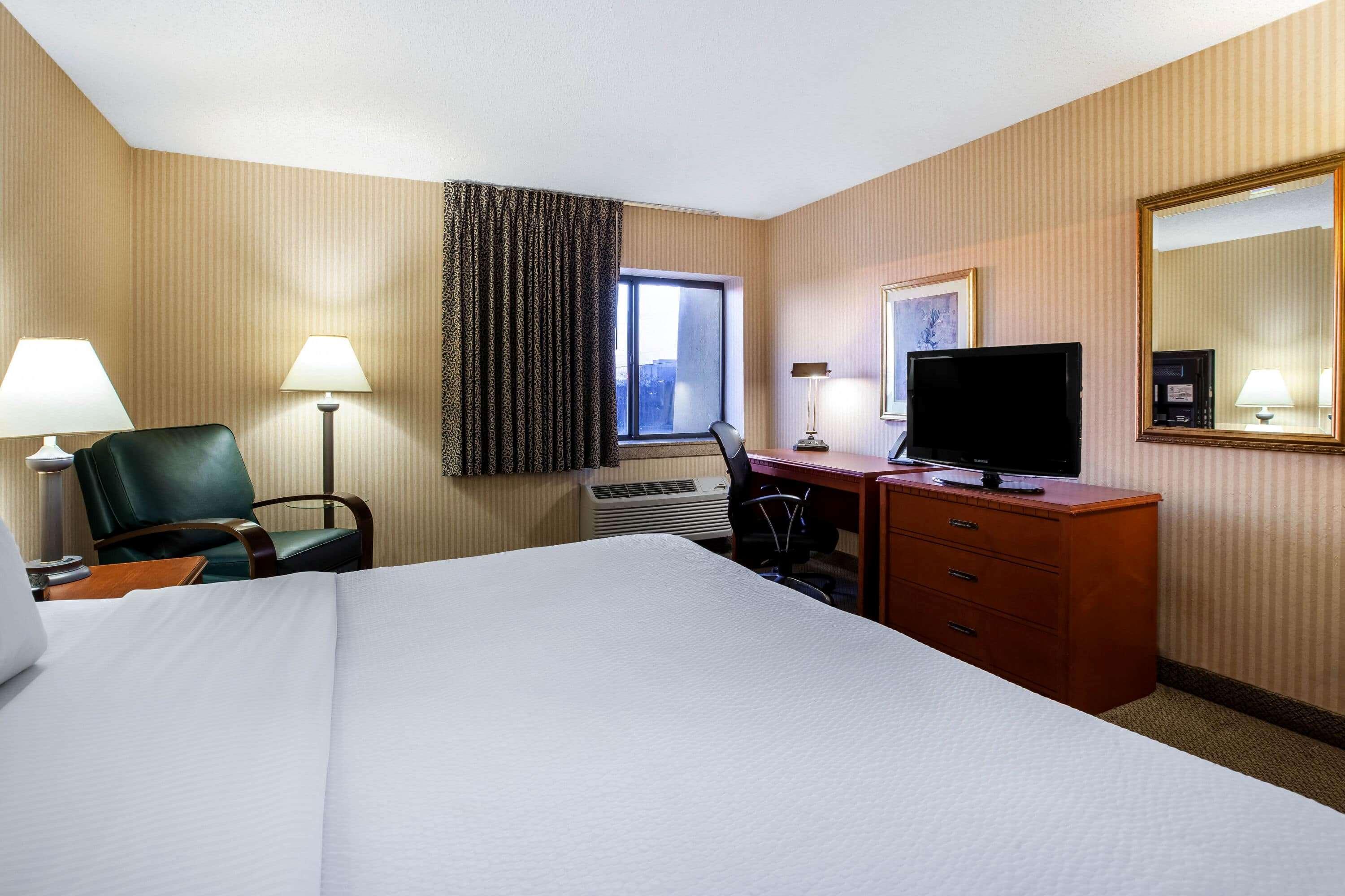 La Quinta Inn By Wyndham Detroit Σάουθγκεϊτ Εξωτερικό φωτογραφία